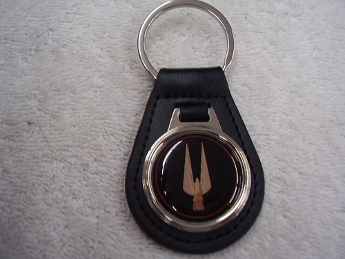 Studebaker hawk emblem key - ,